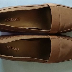 LIZ BAKER women's brown leather loafer